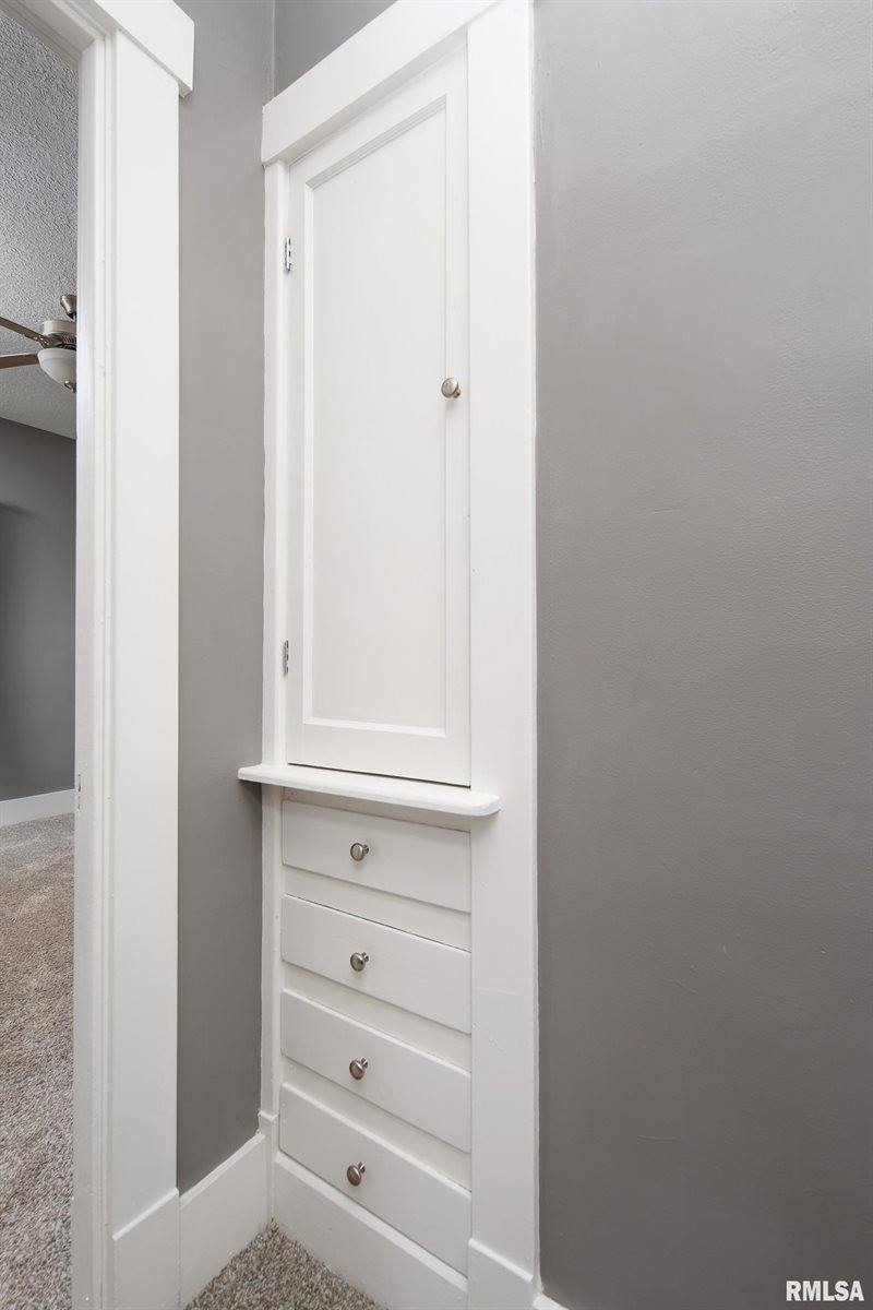 2433 Davenport Avenue, Davenport, IA 52803