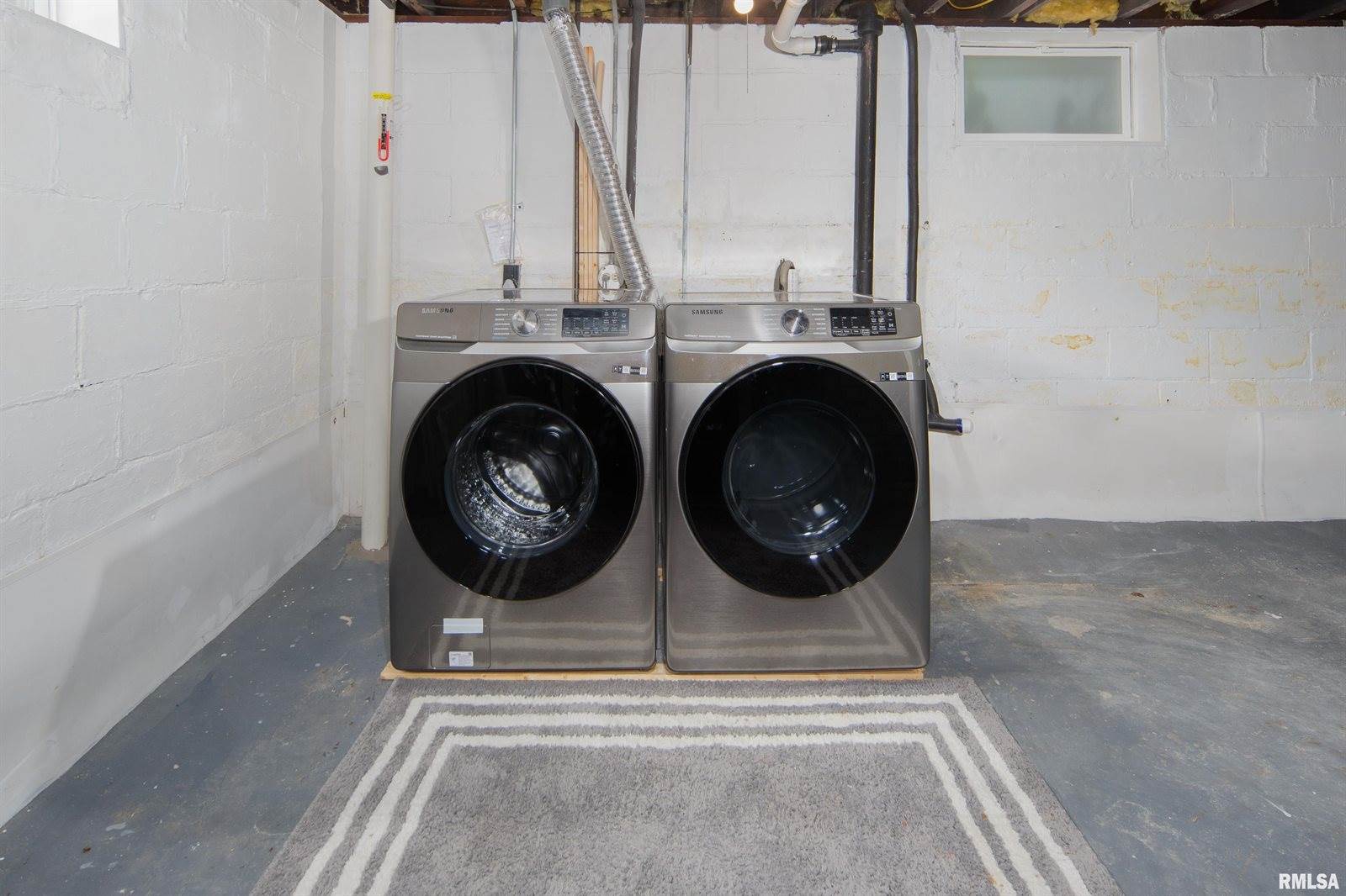 2433 Davenport Avenue, Davenport, IA 52803