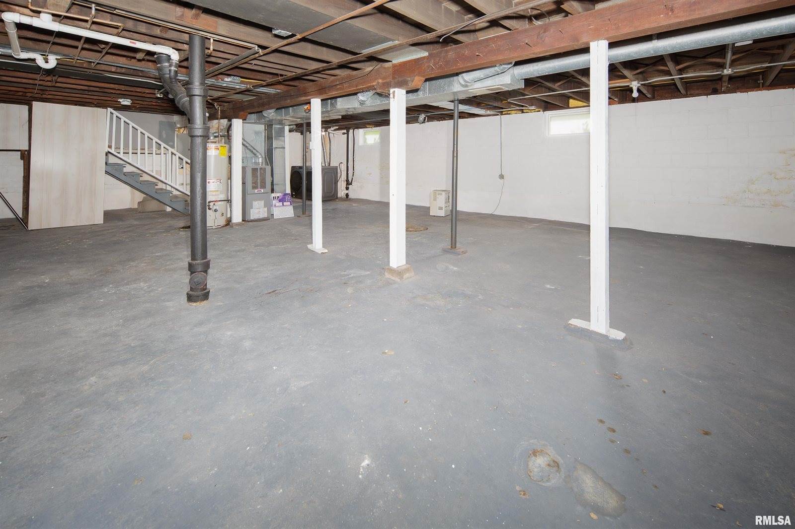 2433 Davenport Avenue, Davenport, IA 52803