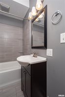 2433 Davenport Avenue, Davenport, IA 52803