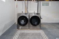 2433 Davenport Avenue, Davenport, IA 52803