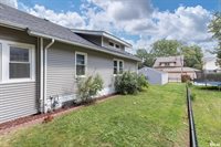 2433 Davenport Avenue, Davenport, IA 52803
