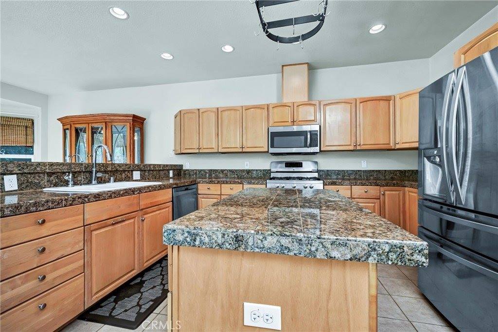 18121 Spyglass Road, Hidden Valley Lake, CA 95467