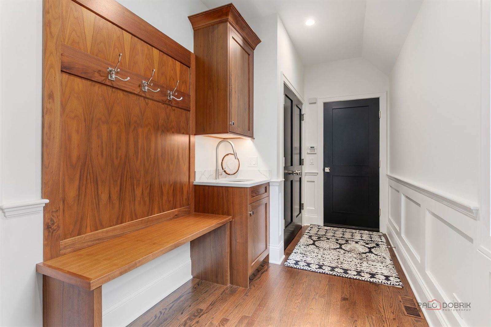 1825 West North Pond Lane, Lake Forest, IL 60045