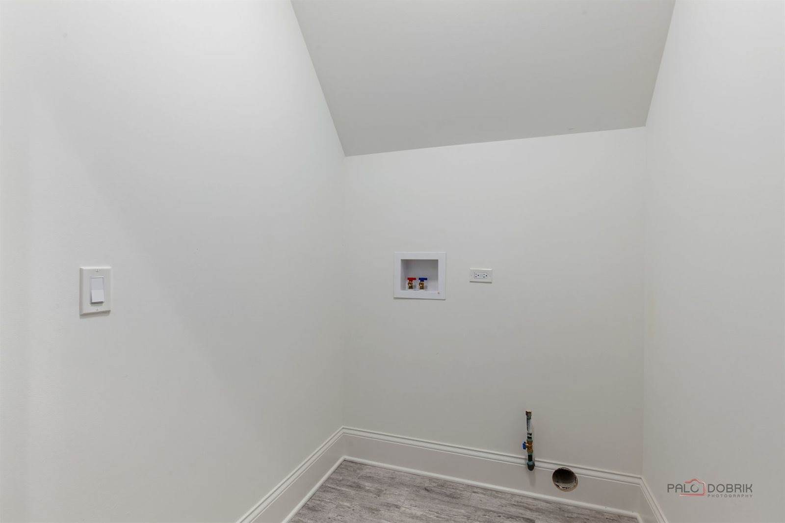 1825 West North Pond Lane, Lake Forest, IL 60045