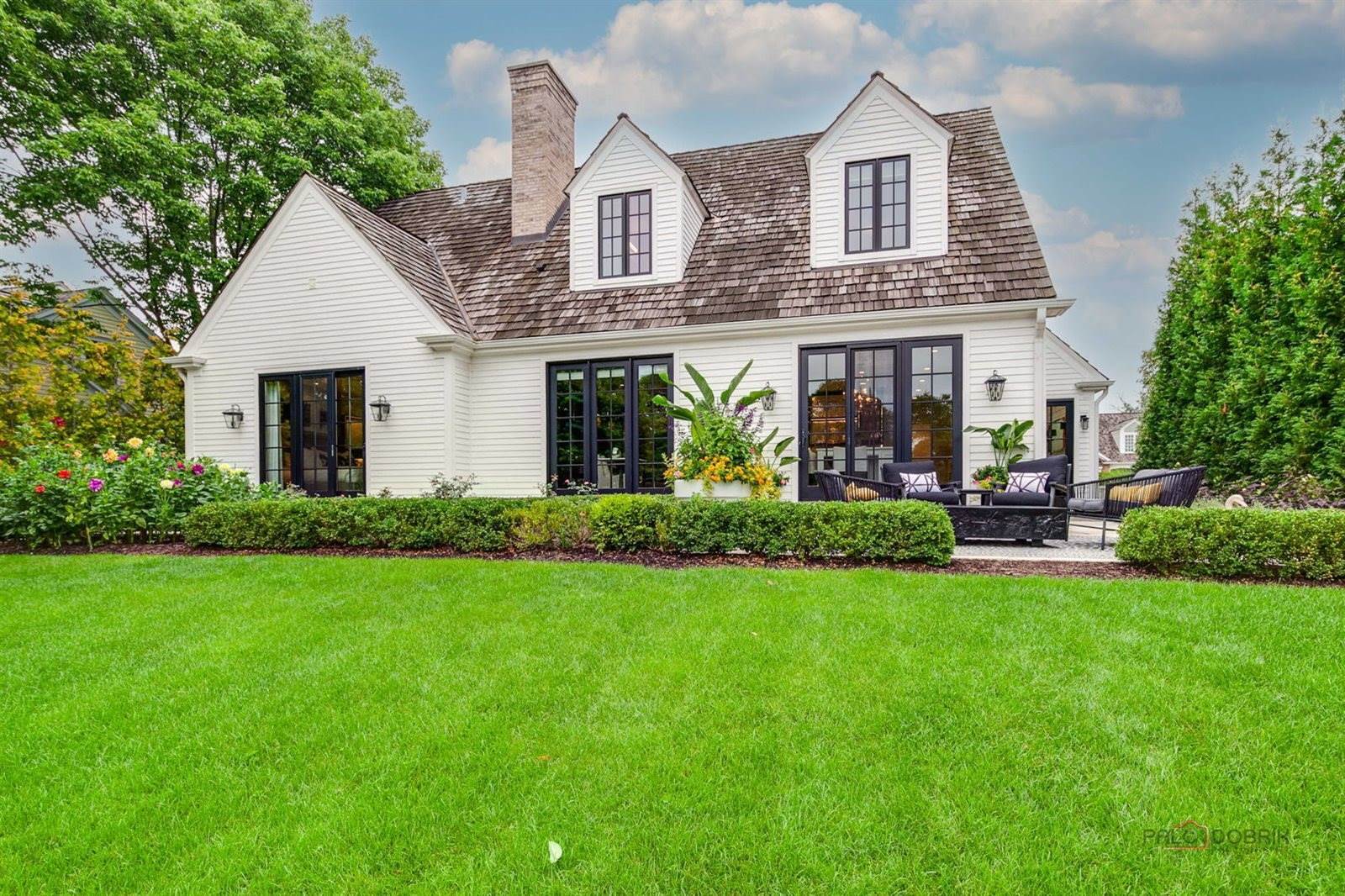 1825 West North Pond Lane, Lake Forest, IL 60045