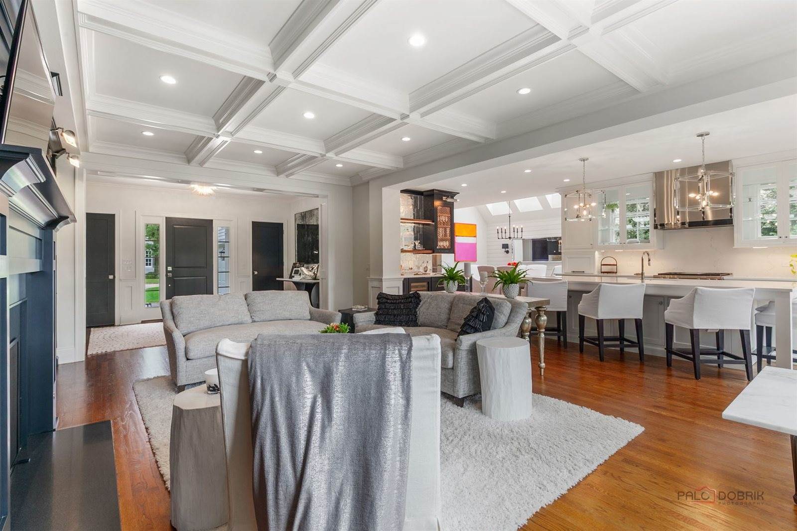 1825 West North Pond Lane, Lake Forest, IL 60045