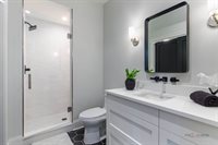 1825 West North Pond Lane, Lake Forest, IL 60045