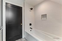 1825 West North Pond Lane, Lake Forest, IL 60045