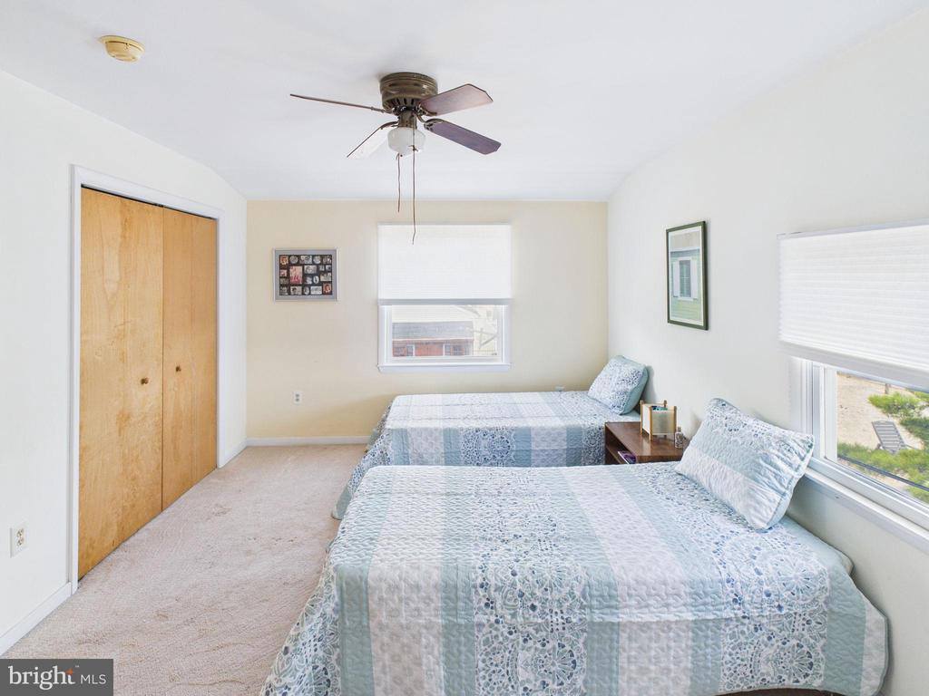 333 North 5TH Street, Surf City, NJ 08008