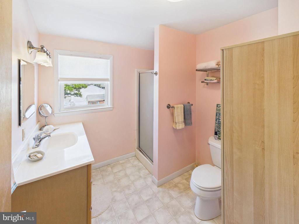 333 North 5TH Street, Surf City, NJ 08008