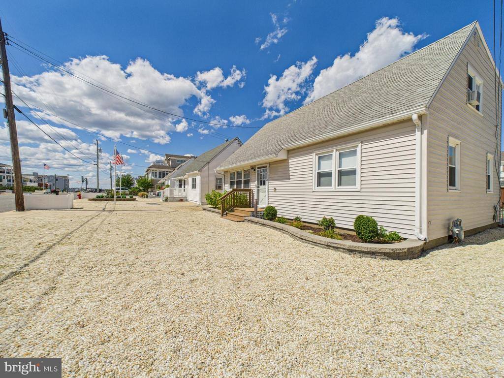 333 North 5TH Street, Surf City, NJ 08008