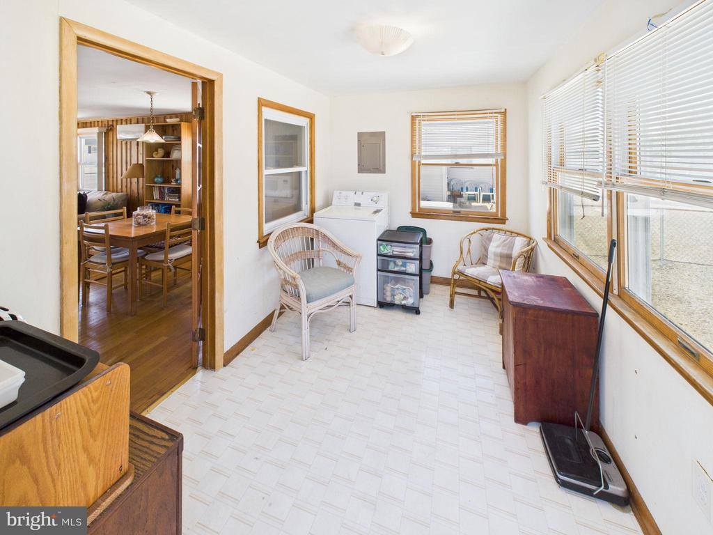 333 North 5TH Street, Surf City, NJ 08008