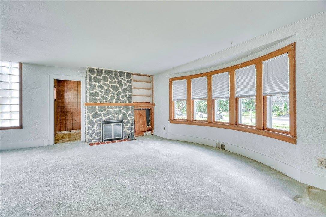 161 Thorndyke Road, Irondequoit, NY 14617