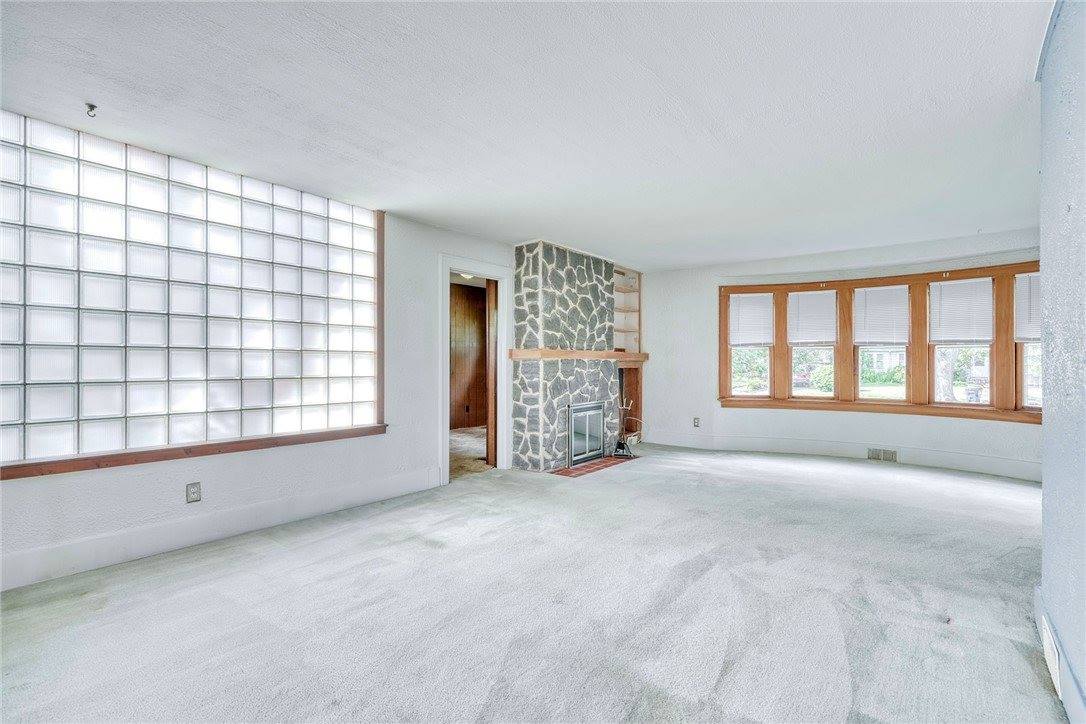 161 Thorndyke Road, Irondequoit, NY 14617