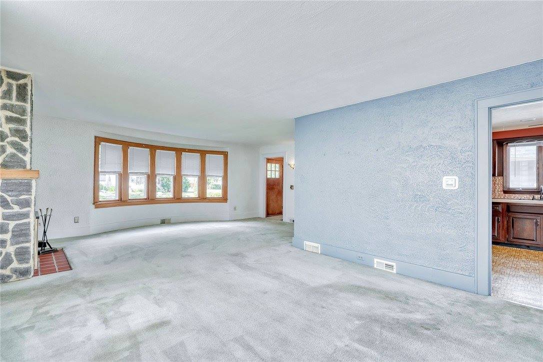 161 Thorndyke Road, Irondequoit, NY 14617