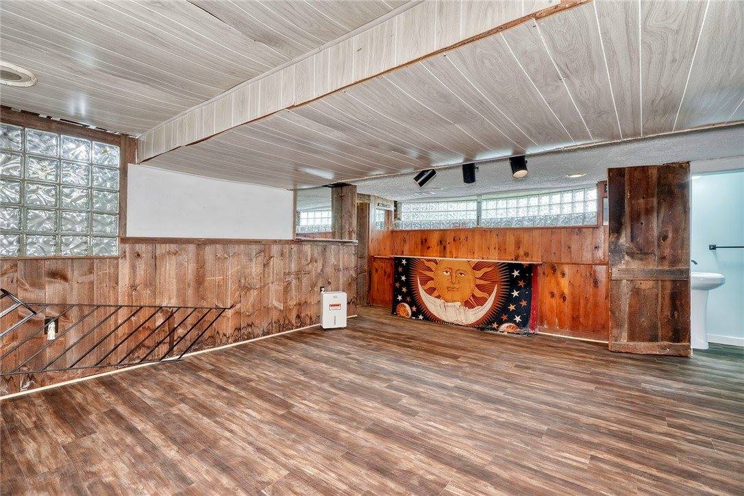 161 Thorndyke Road, Irondequoit, NY 14617