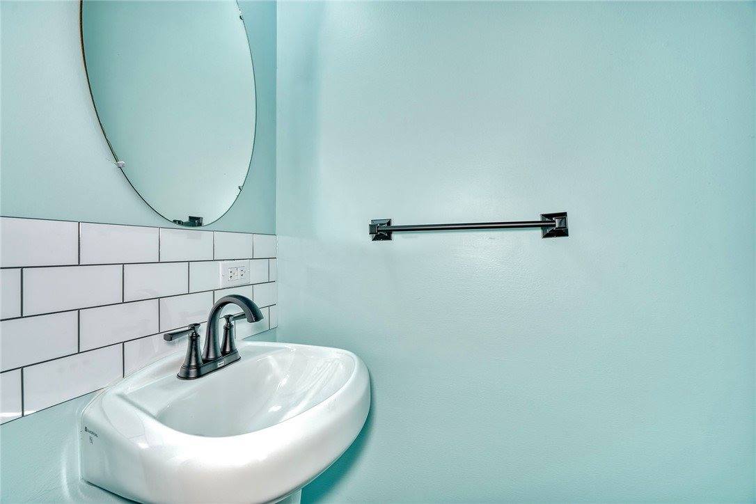 161 Thorndyke Road, Irondequoit, NY 14617