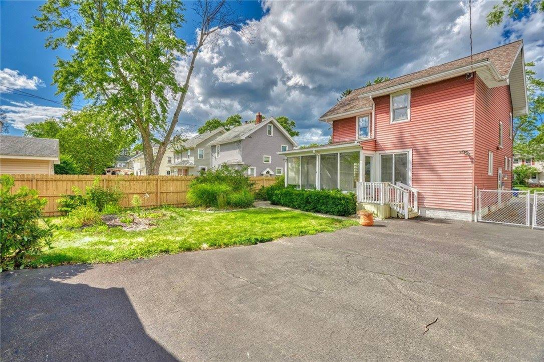 161 Thorndyke Road, Irondequoit, NY 14617