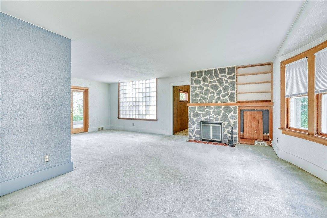 161 Thorndyke Road, Irondequoit, NY 14617