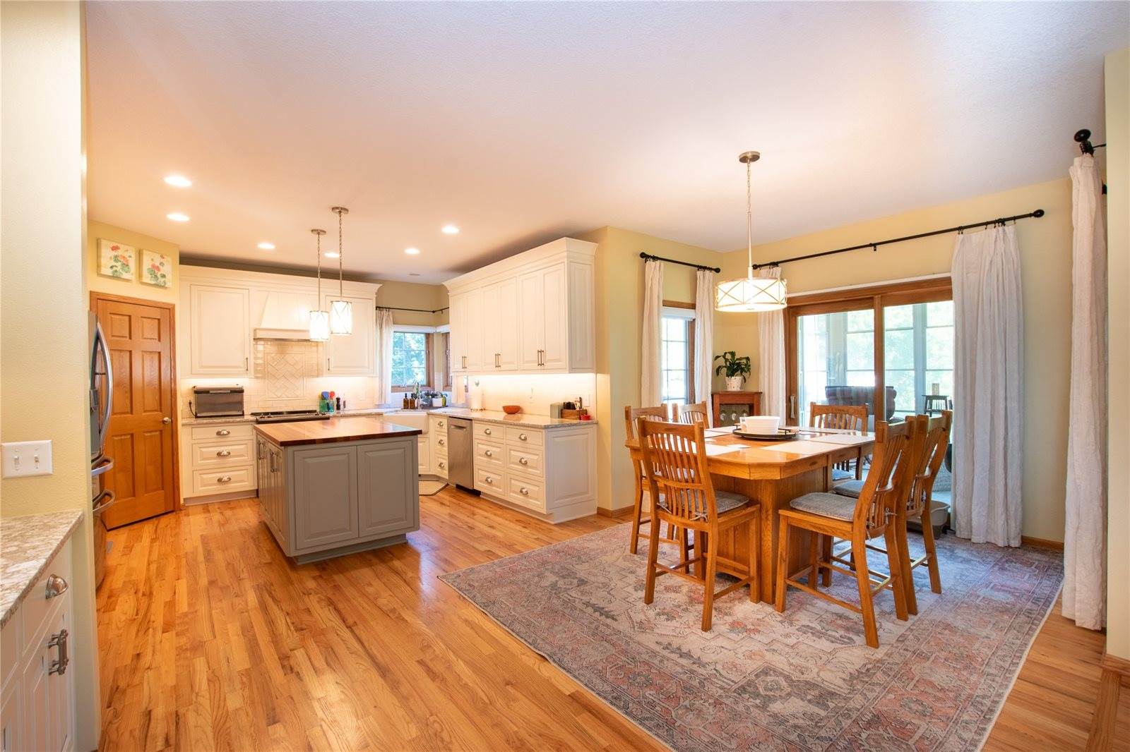 106 58th Court, West Des Moines, IA 50266