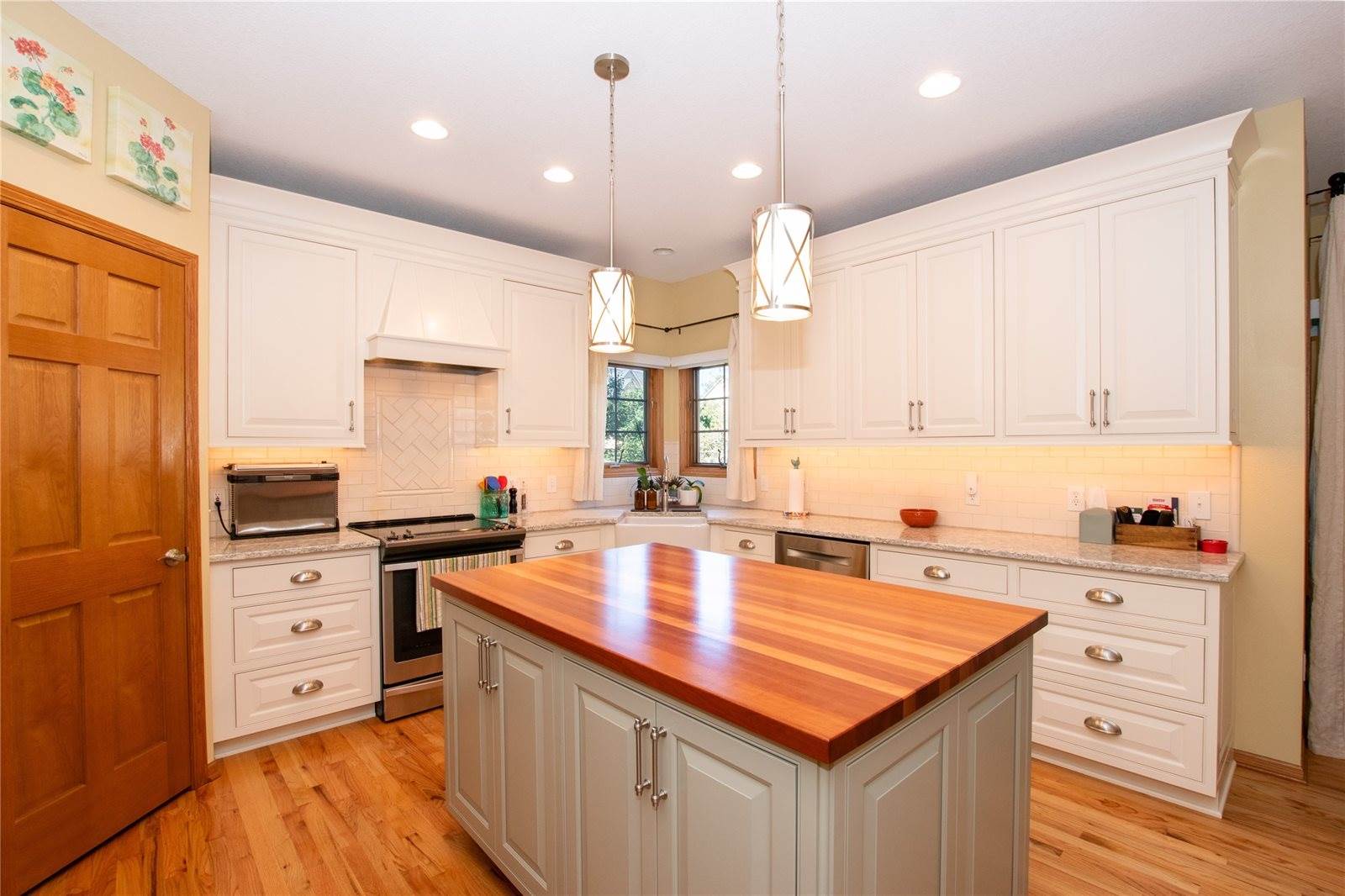 106 58th Court, West Des Moines, IA 50266