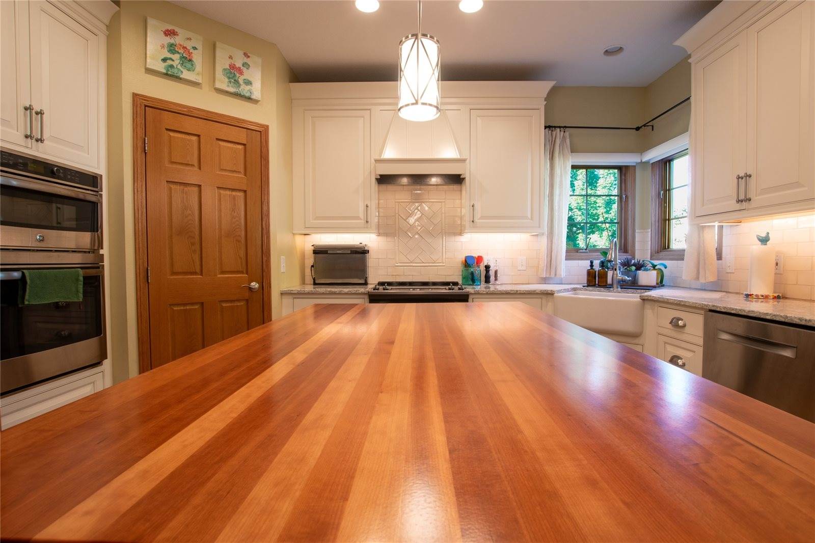 106 58th Court, West Des Moines, IA 50266