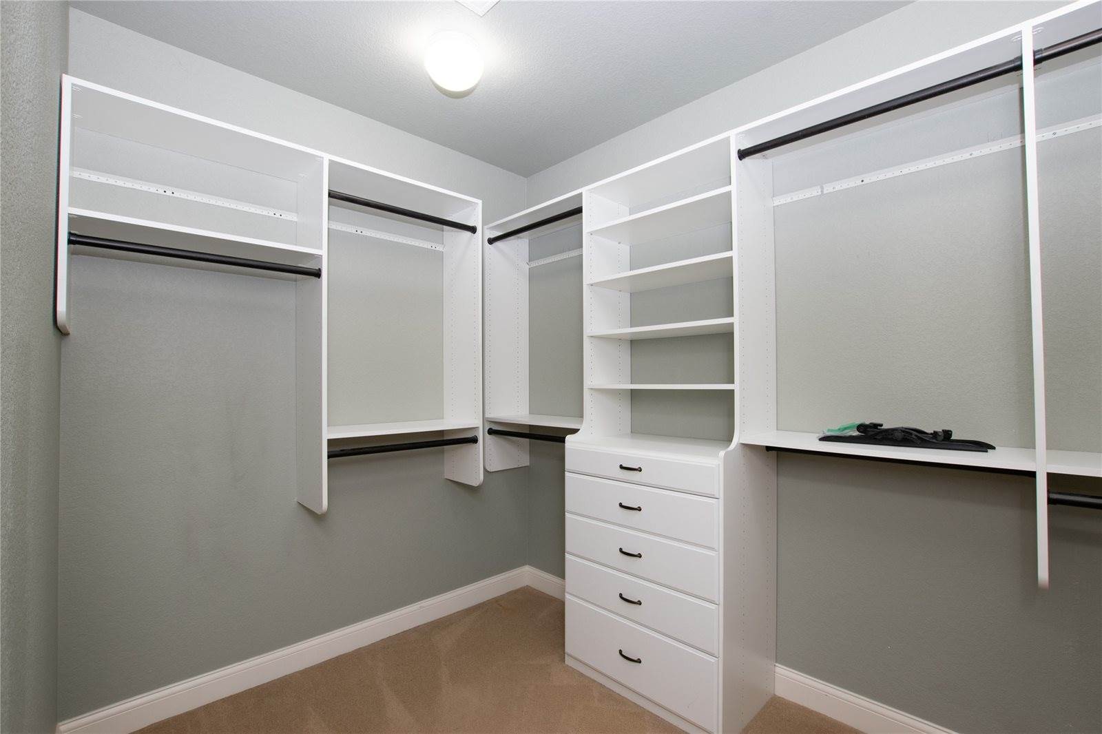 204 Cambridge Drive, West Des Moines, IA 50266