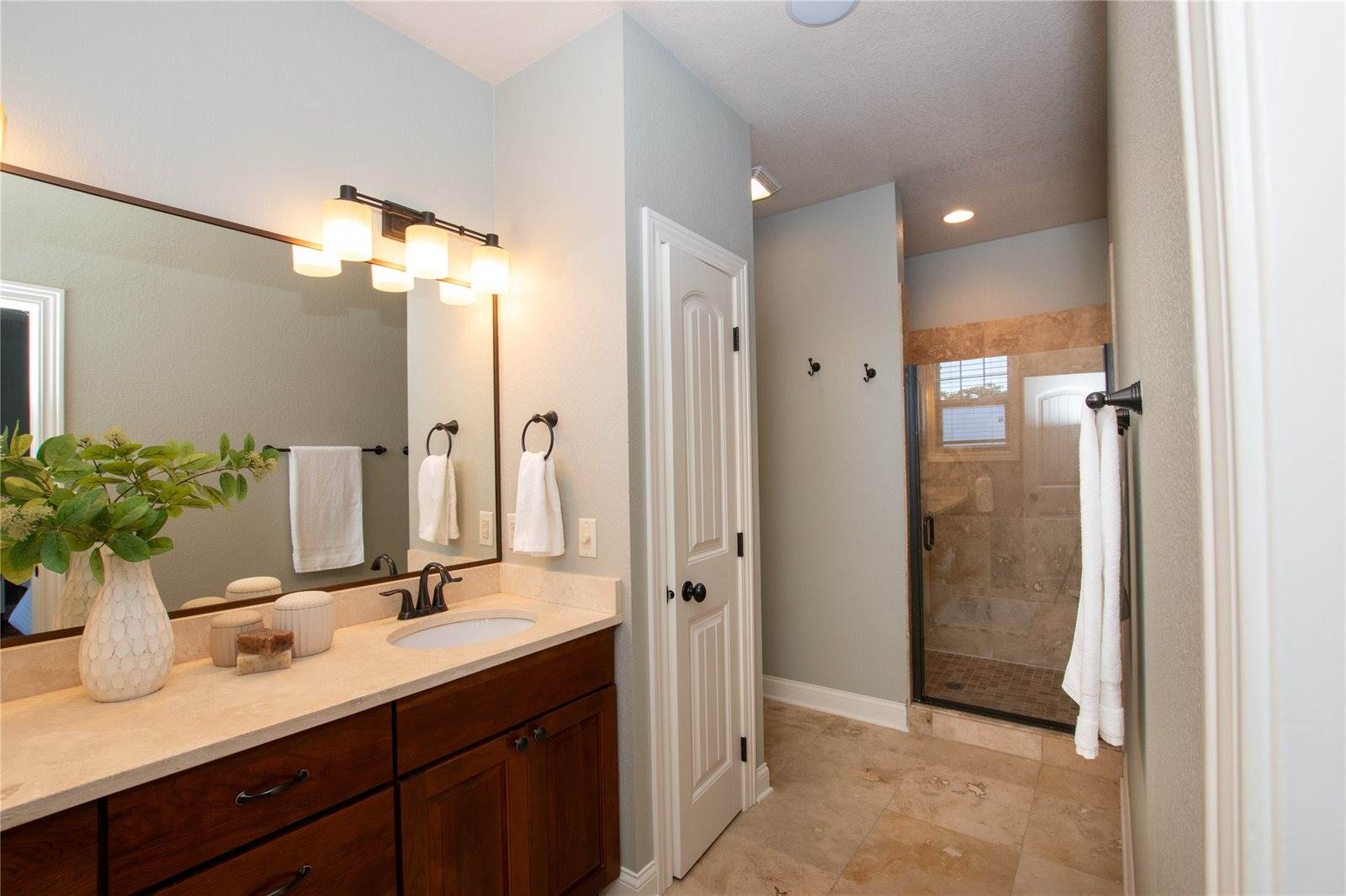 204 Cambridge Drive, West Des Moines, IA 50266