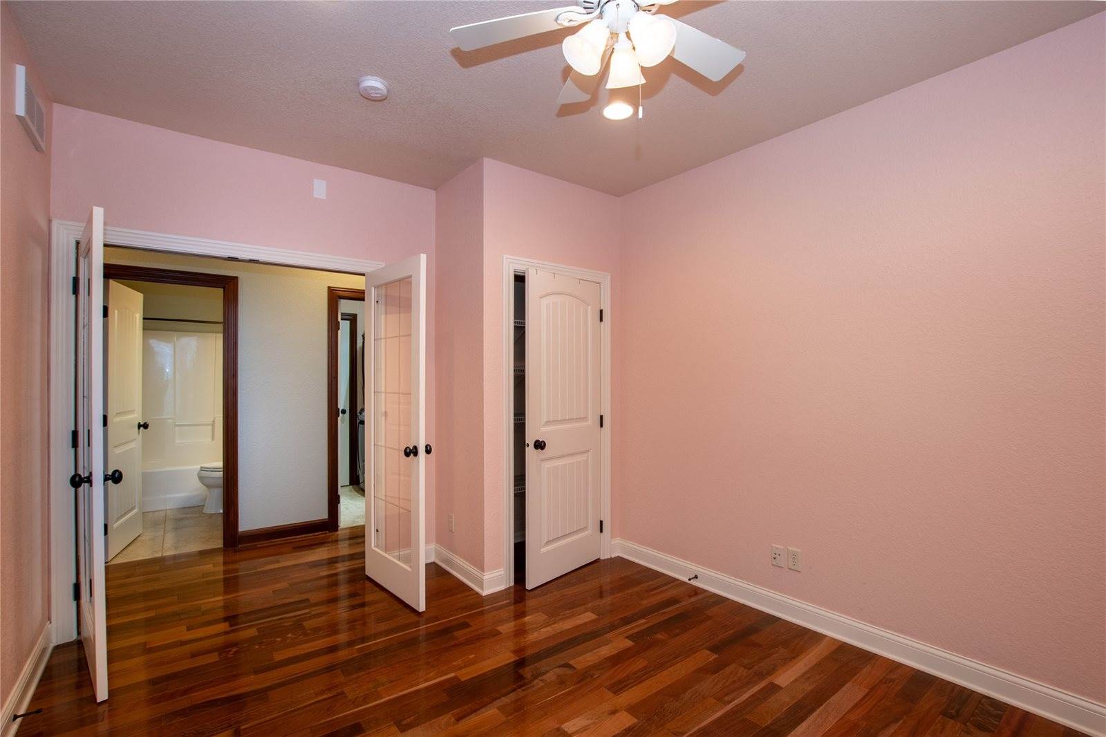 204 Cambridge Drive, West Des Moines, IA 50266