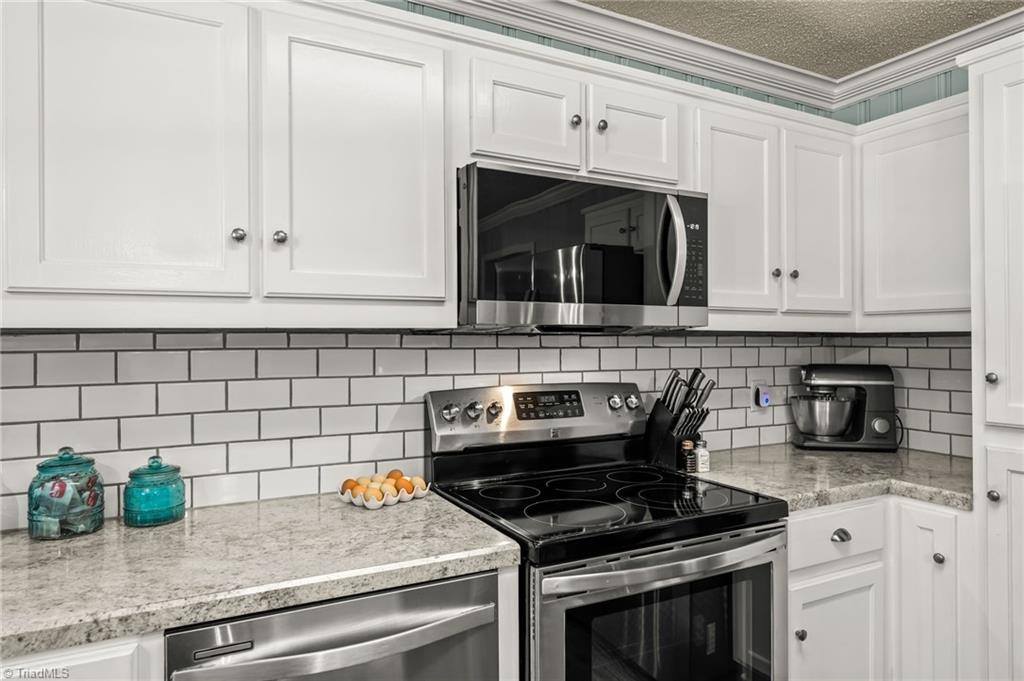 2939 Bellaire Circle, Walkertown, NC 27051