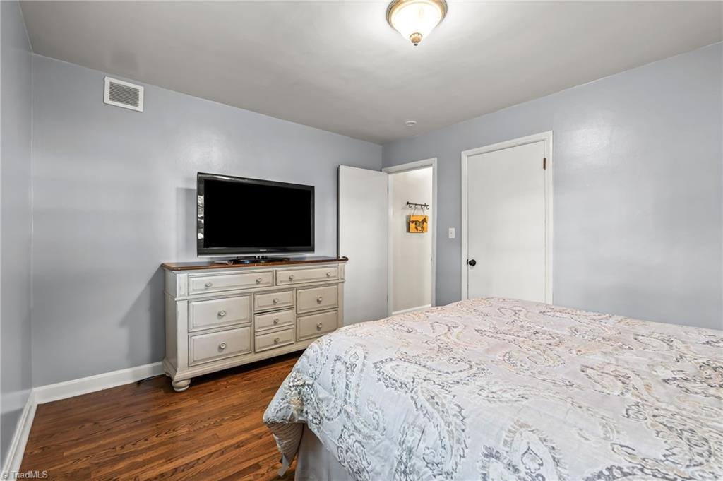 2939 Bellaire Circle, Walkertown, NC 27051