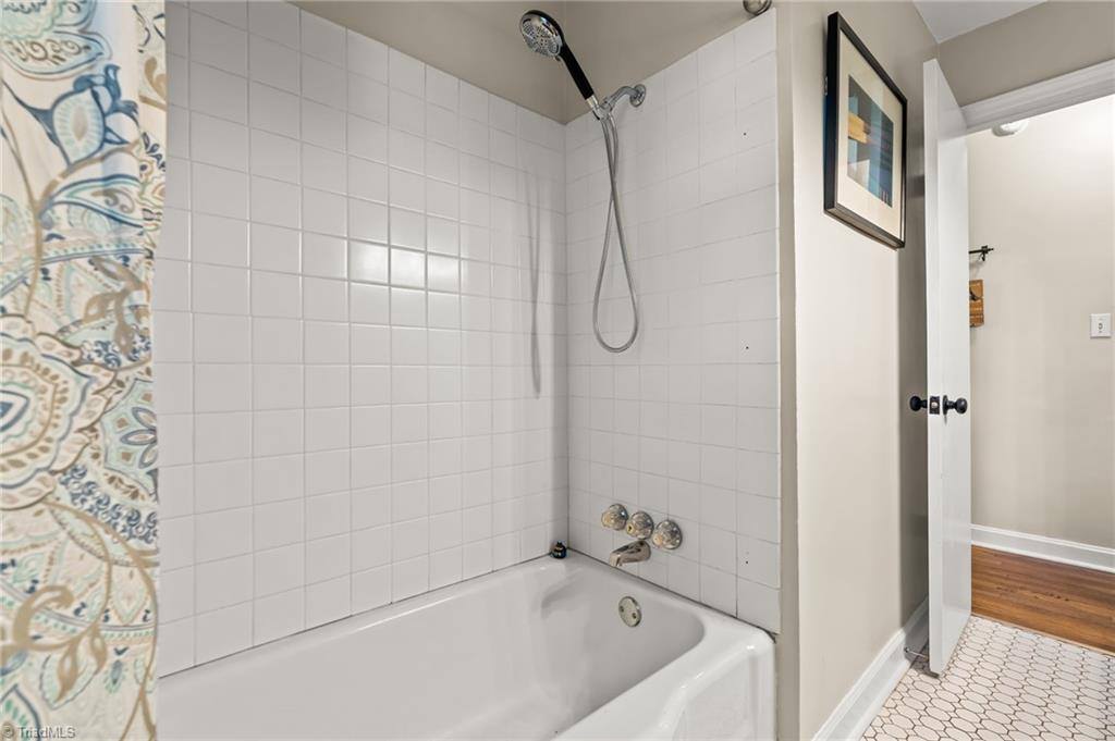 2939 Bellaire Circle, Walkertown, NC 27051