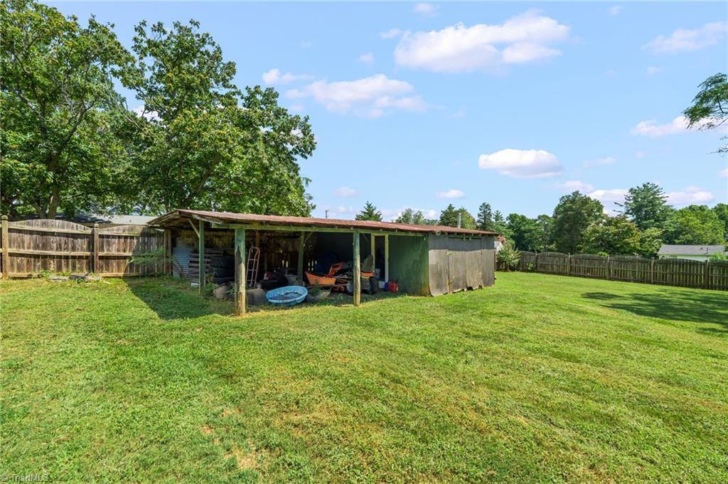 2939 Bellaire Circle, Walkertown, NC 27051