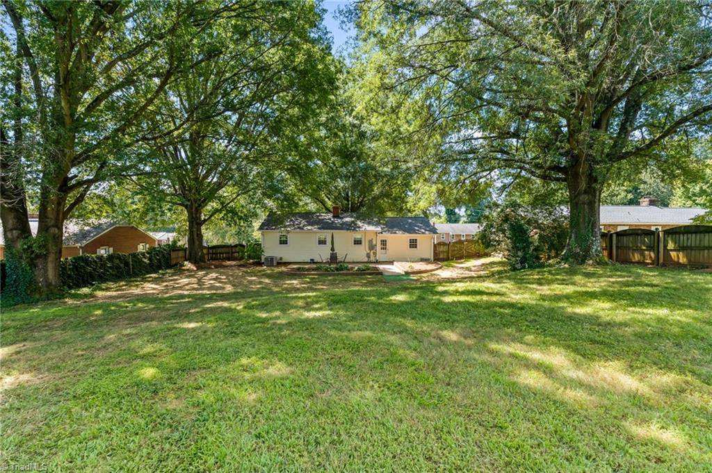 2939 Bellaire Circle, Walkertown, NC 27051
