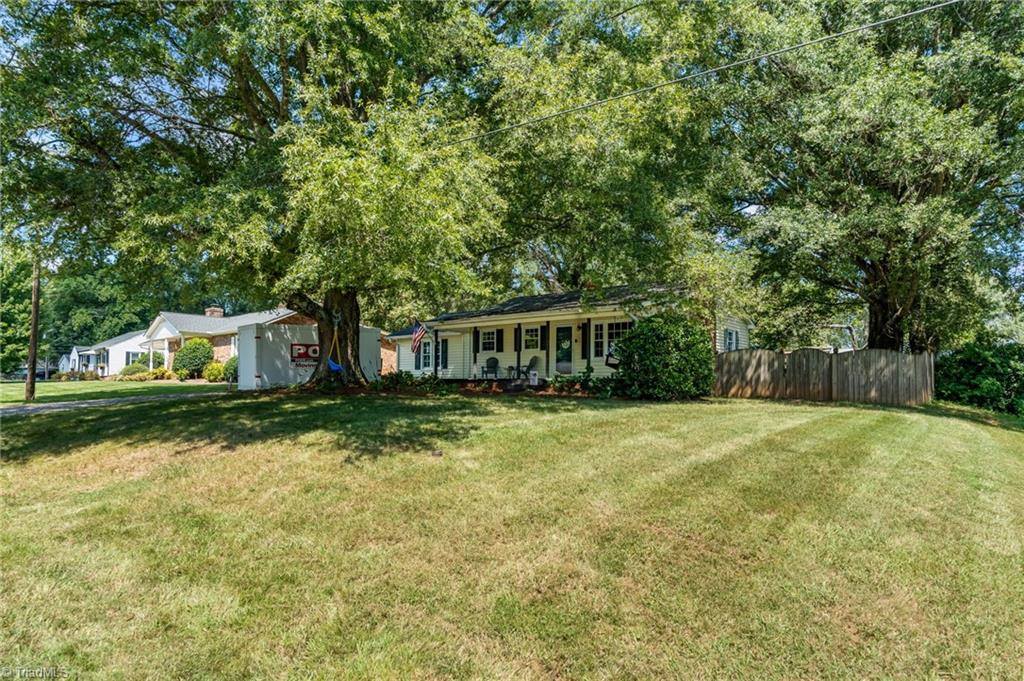 2939 Bellaire Circle, Walkertown, NC 27051