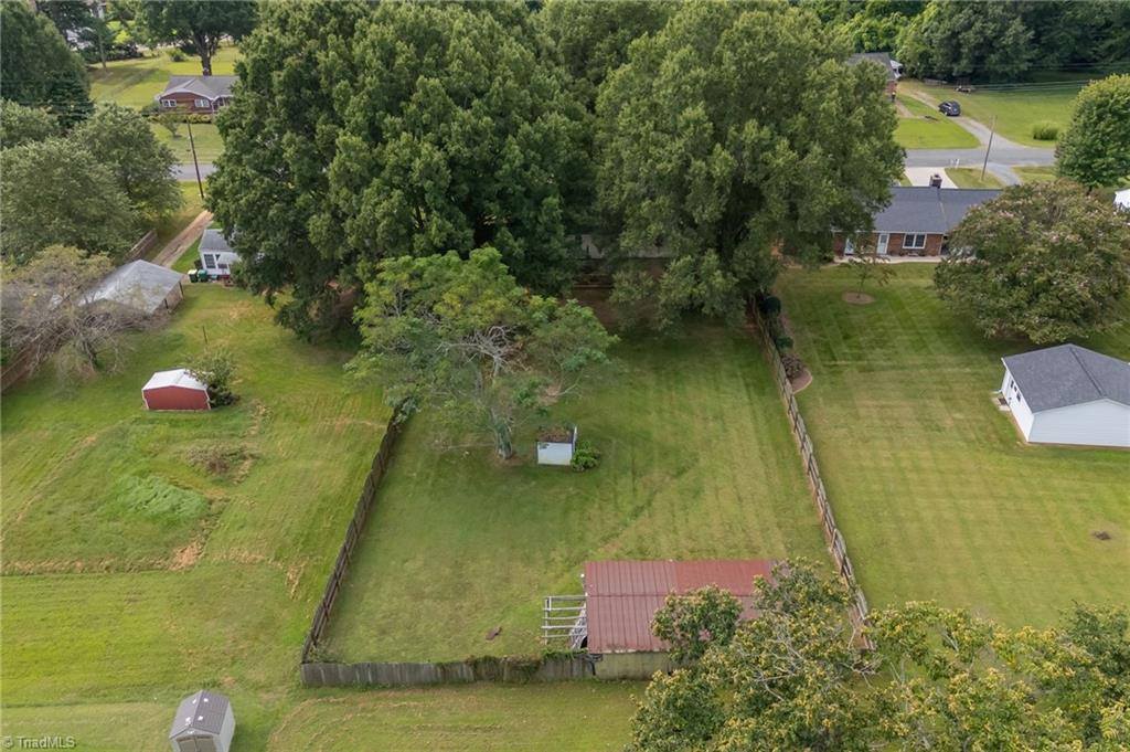 2939 Bellaire Circle, Walkertown, NC 27051