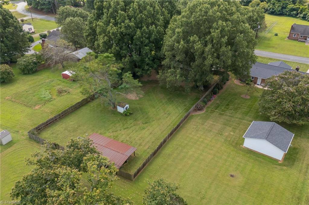 2939 Bellaire Circle, Walkertown, NC 27051