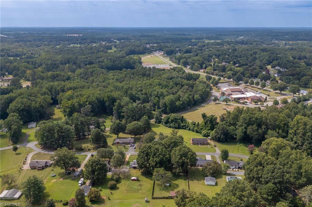 2939 Bellaire Circle, Walkertown, NC 27051