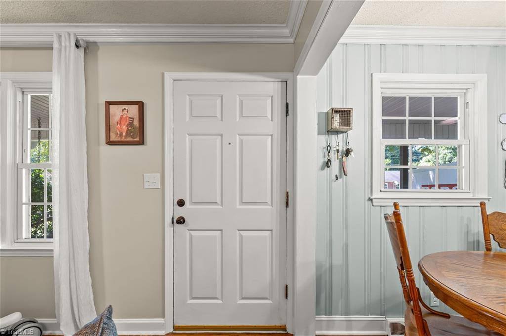 2939 Bellaire Circle, Walkertown, NC 27051