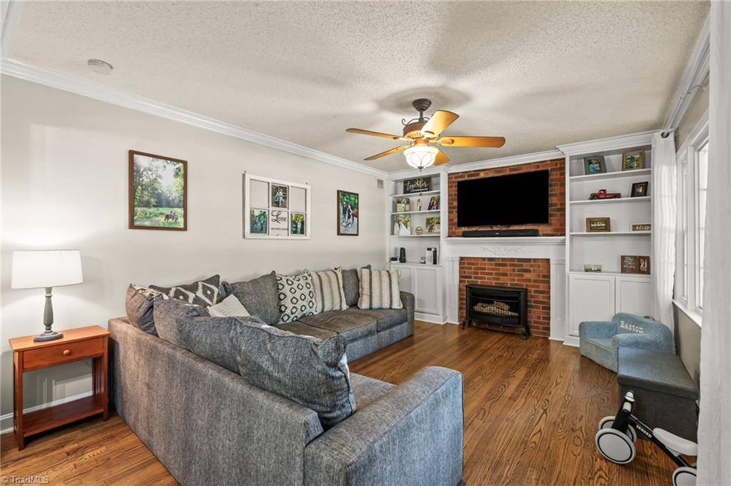 2939 Bellaire Circle, Walkertown, NC 27051