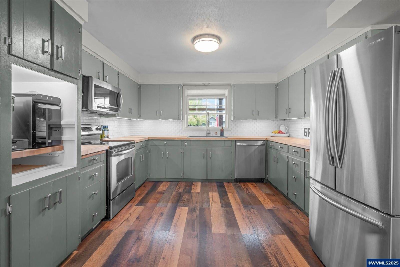 1169 N Evergreen Av, Stayton, OR 97383