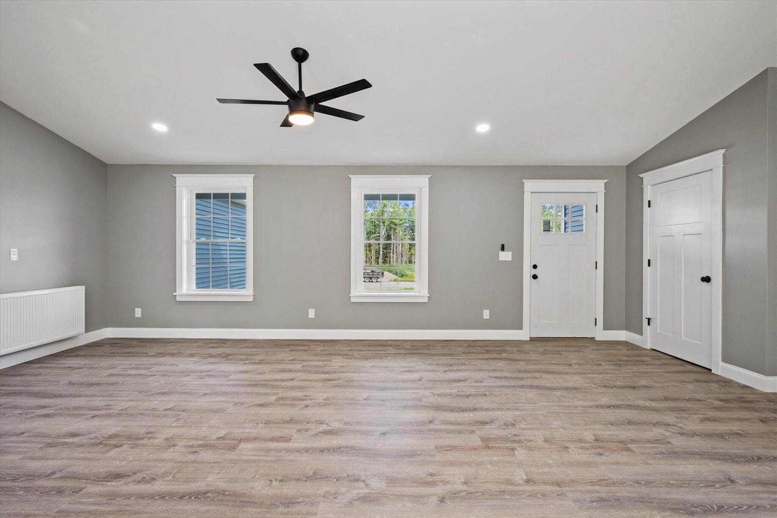 633 Streamside Avenue, Hermon, ME 04401