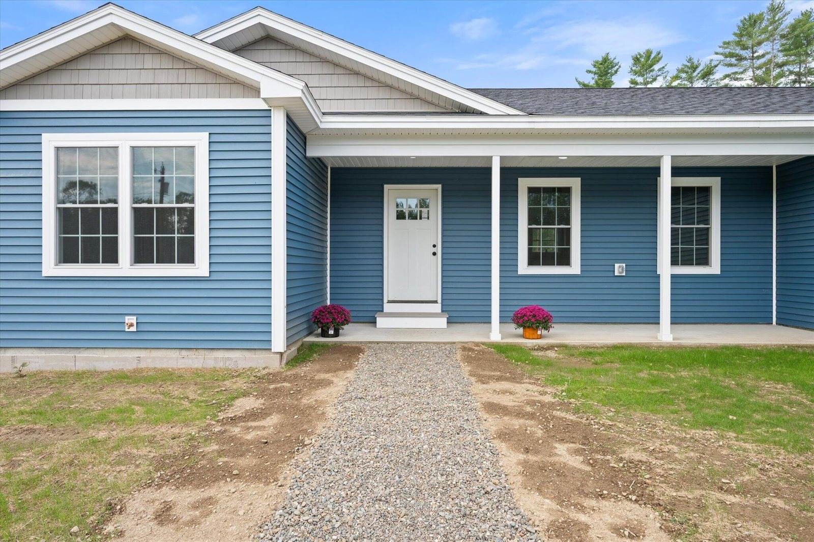 633 Streamside Avenue, Hermon, ME 04401