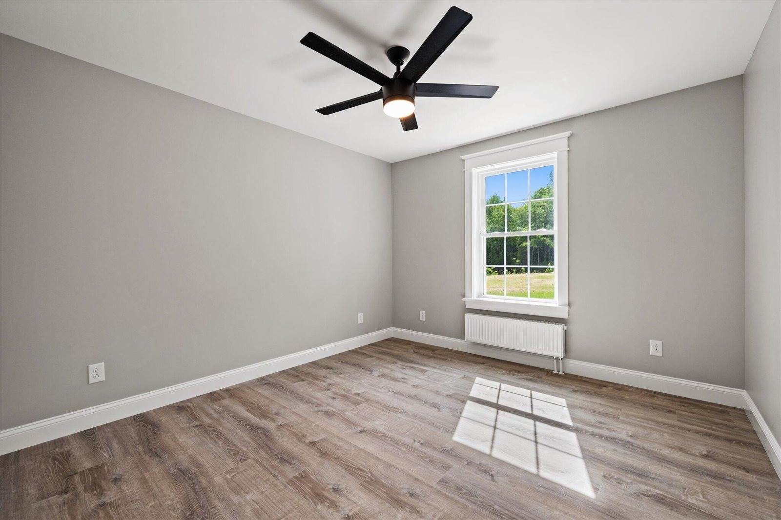 633 Streamside Avenue, Hermon, ME 04401