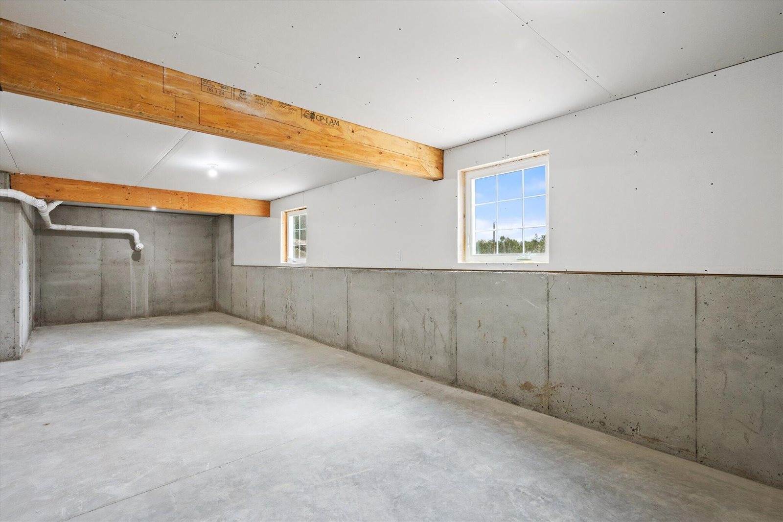 633 Streamside Avenue, Hermon, ME 04401