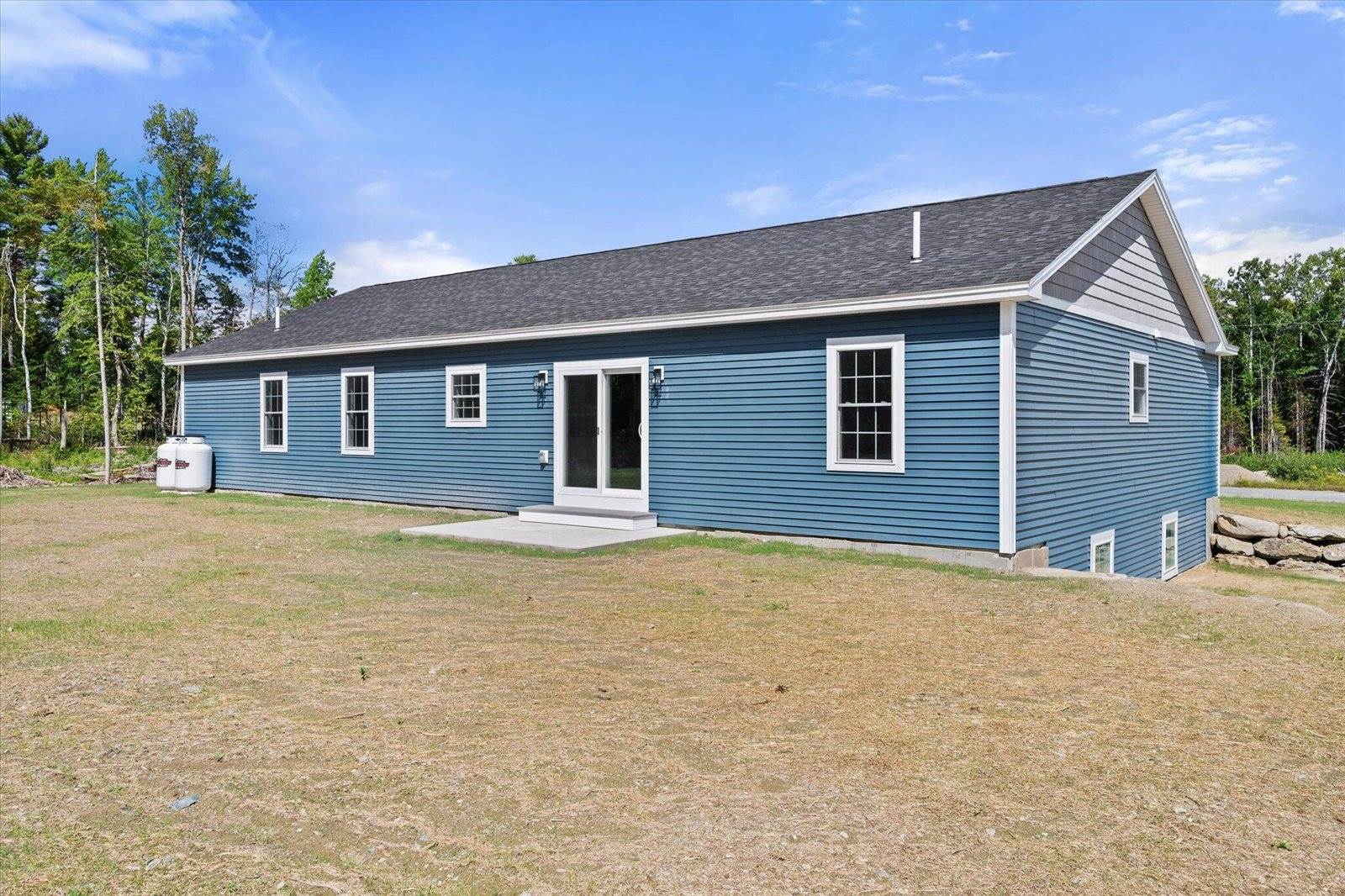 633 Streamside Avenue, Hermon, ME 04401