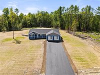 633 Streamside Avenue, Hermon, ME 04401