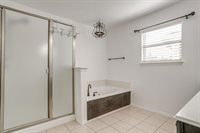 10633 Lipan Trail, Fort Worth, TX 76108