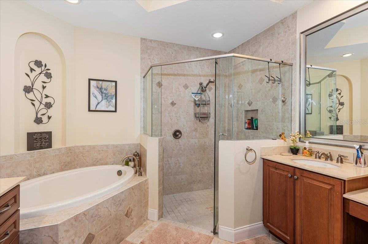 6108 27TH Street East, Ellenton, FL 34222